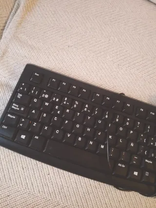 Teclado Logitech USB Negro