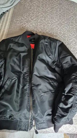 Chaqueta Bomber Pull&Bear Negra Hombre