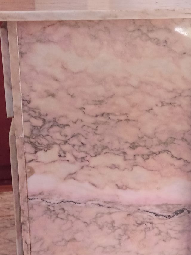 Chimenea decorativa de mármol