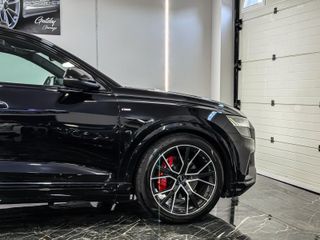 Audi Q8 BLACKLINE FULL 