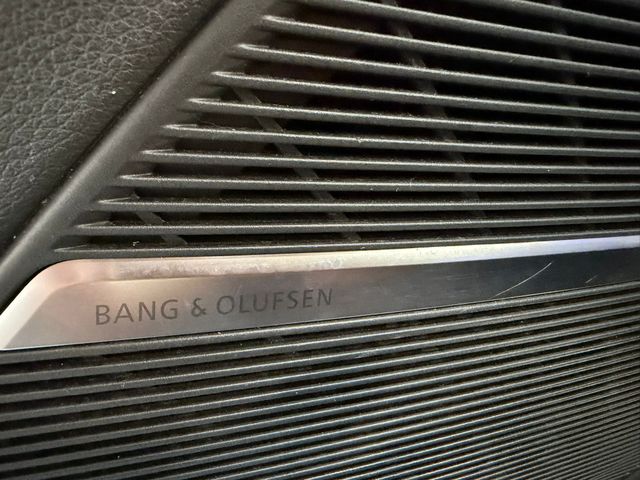 Audi Q8 BLACKLINE FULL 