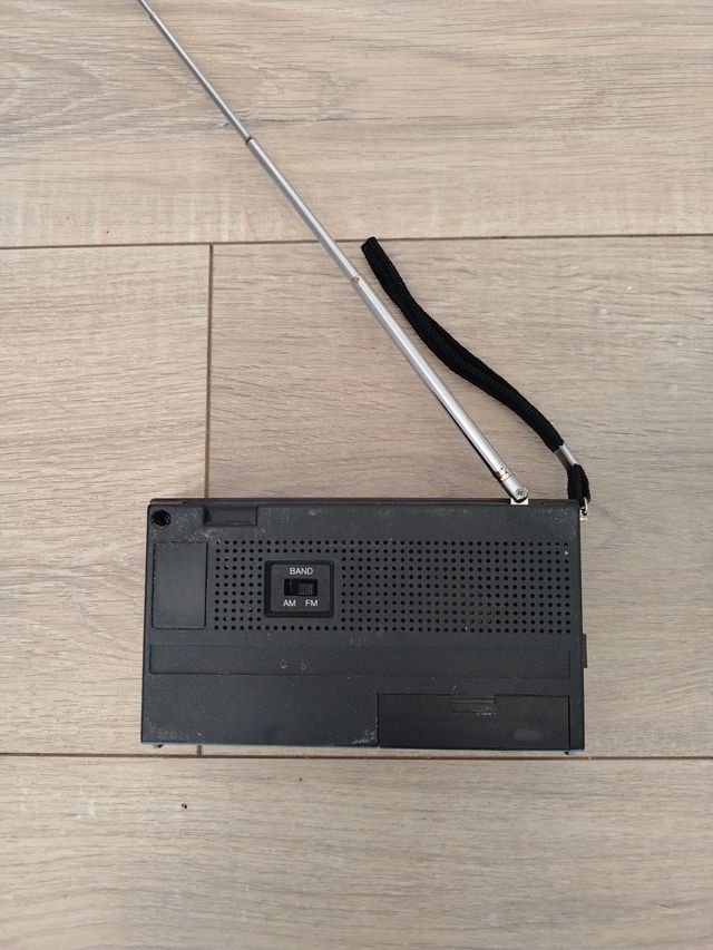 Radio Portátil SAYONA a Pilas