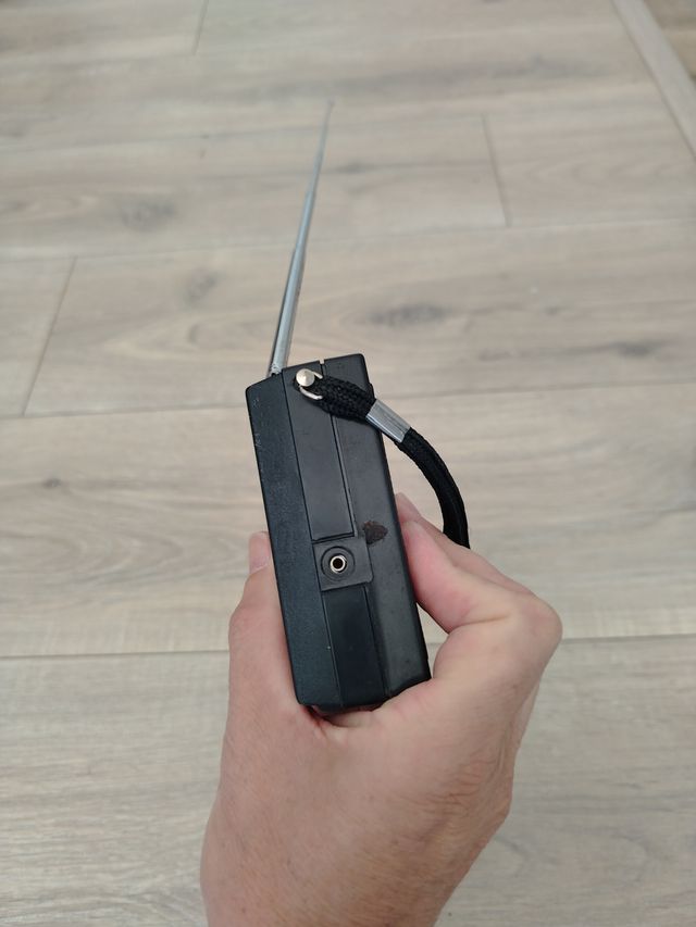 Radio Portátil SAYONA a Pilas