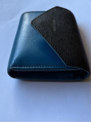 MONTEVENETO Cartera Piel Saffiano Negra y Azul