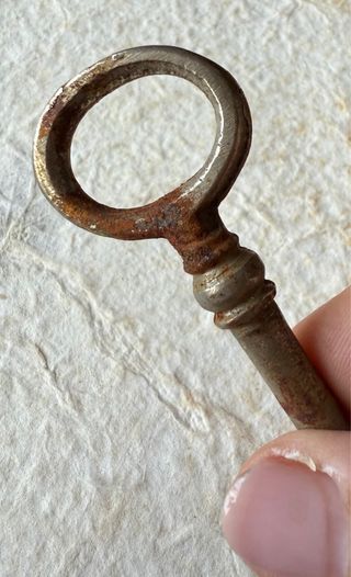 Par de llaves antiguas forjadas a mano