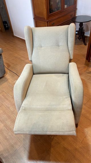 Butaca reclinable de tela beige