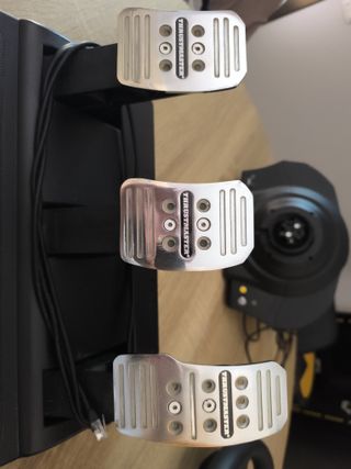 Volante Thrustmaster Racing