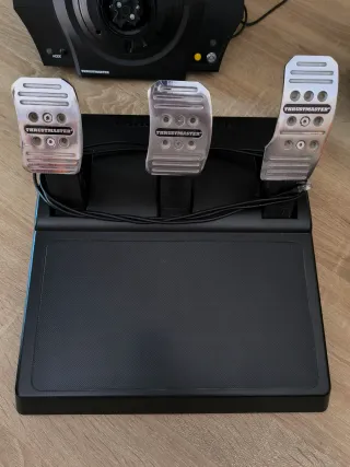 Volante Thrustmaster Racing