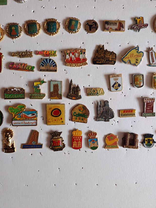 Lote 85 pines coleccionables