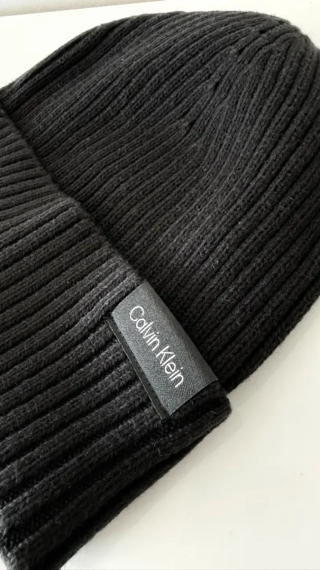Gorro Calvin Klein Negro a estrenar talla unica