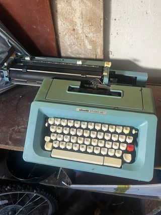 Máquina de escribir Olivetti Studio 46
