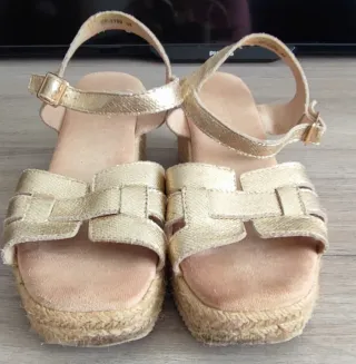 Sandalias doradas T 38