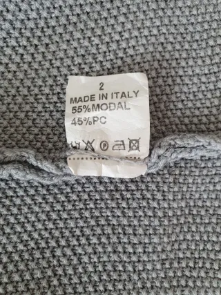 Chaqueta tipo kimono gris claro, talla unica.