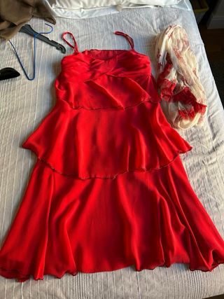 Vestido fiesta rojo corto volantes