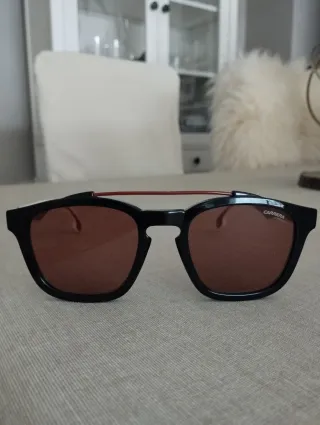 Gafas de sol Carrera negras y blancas