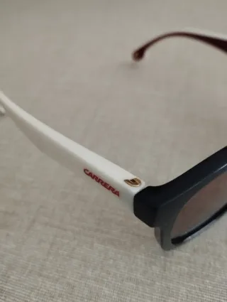 Gafas de sol Carrera negras y blancas