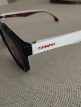 Gafas de sol Carrera negras y blancas