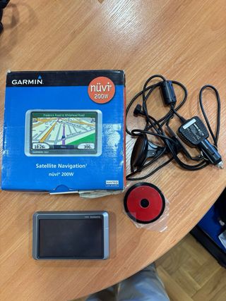 Navegador GPS Garmin nüvi 200W