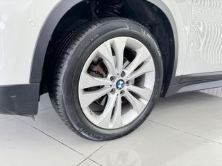 BMW X1 SDRIVE 18i 140CV AUTO. 8 VELOCIDADES