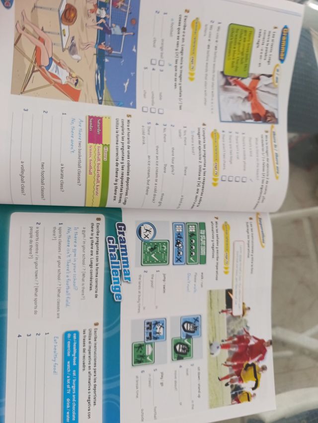 Holiday English 1.º ESO. Student's Pack 3rd Edi...