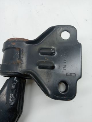BRAZO SUSPENSION INFERIOR DELANTERO DERECHO FORD FOCUS TURN.