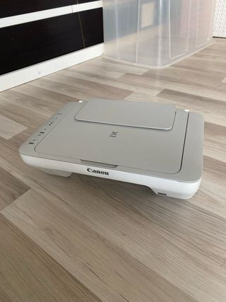 Impresora Canon de tinta líquida 


