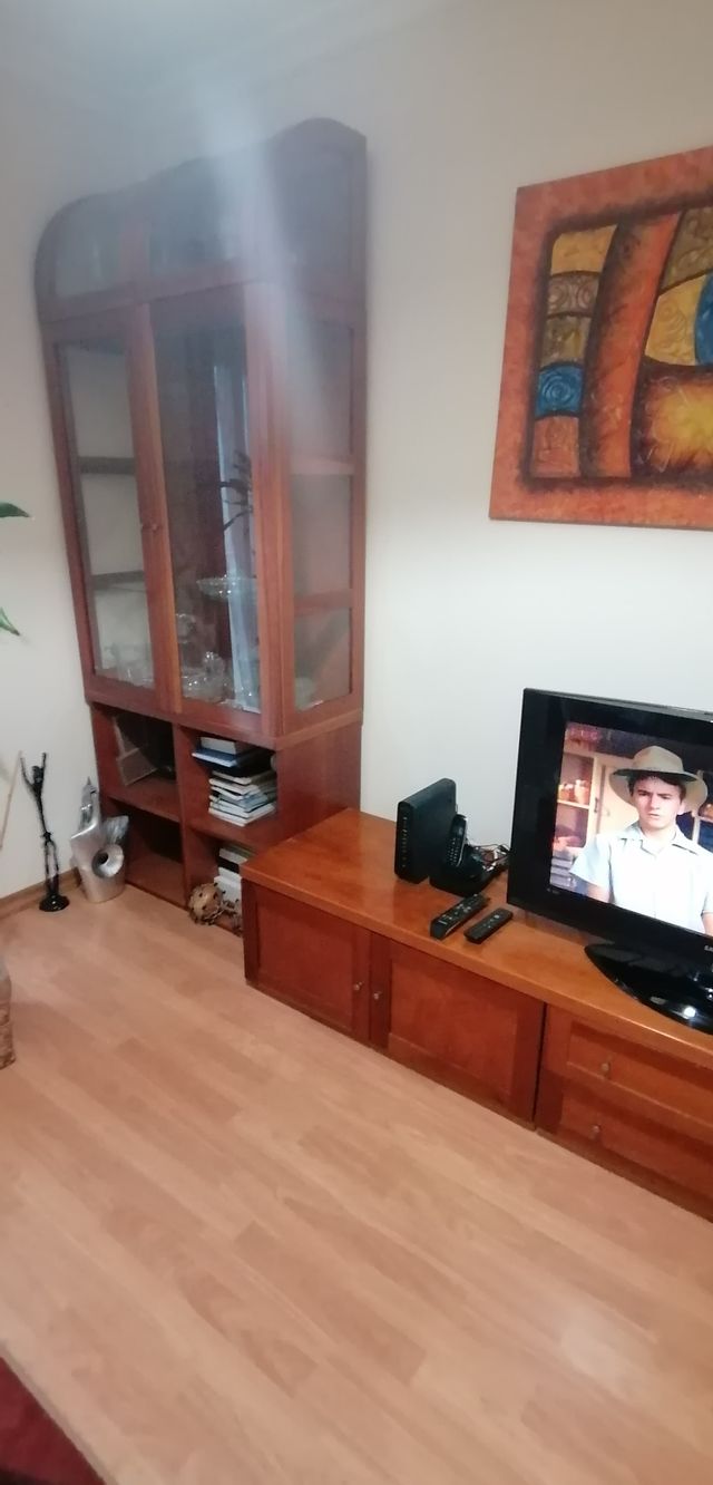 Móvel de sala em cerejeira