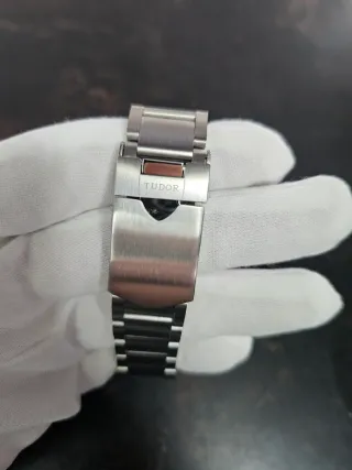 Correa Tudor Black bay
