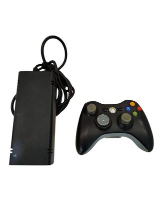 CONSOLA XBOX 360 S 4GB NEGRA + MANDO + CABLES