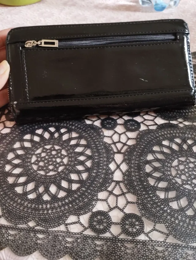 Portafoglio Guess nero lucido