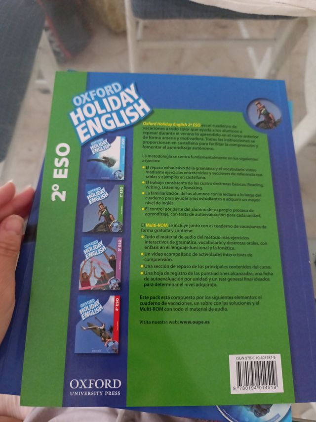HOLIDAY ENGLISH 2º ESO STUD PACK ESP 2ED