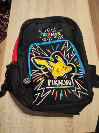 Mochila Pokémon Pikachu Negra.