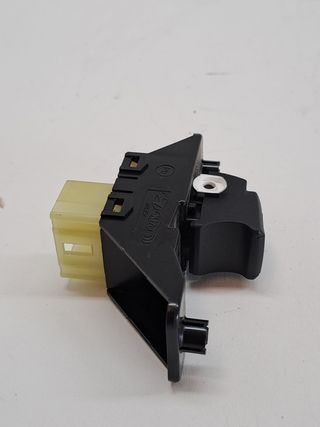 MANDO ELEVALUNAS TRASERO IZQUIERDO KIA STONIC