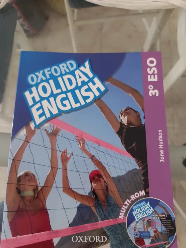 Holiday English 3.º ESO. Student's Pack 3rd Edi...