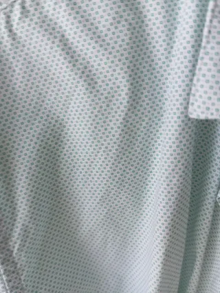 Camisa Roberto Verino con detalle verde
