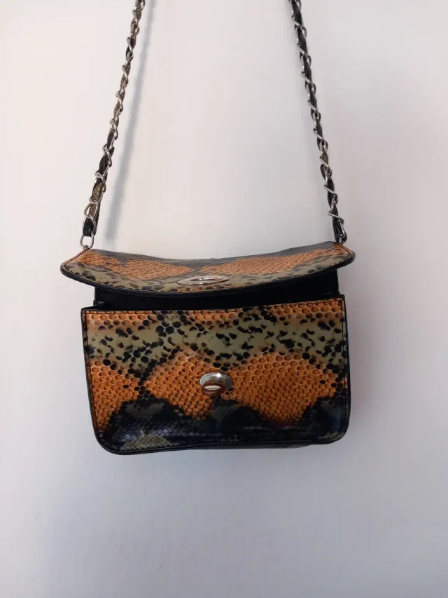 Bolso pequeño estampado serpiente
