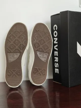 Converse Chuck Taylor Talla 37 Blancas
