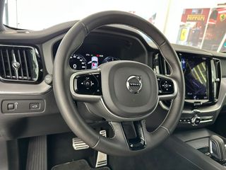 VOLVO XC60 R-DESING B4 2.0 D 197CV AWD AUTO. 8 VEL