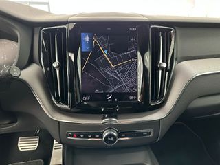 VOLVO XC60 R-DESING B4 2.0 D 197CV AWD AUTO. 8 VEL