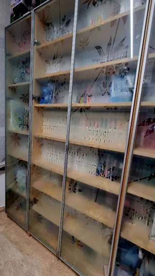 4 Librerías Cristal y Madera.