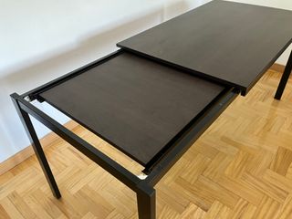 Mesa extensible IKEA VANGSTA negra/marrón