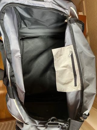 Bolsa de deporte Nike gris de gran capacidad 