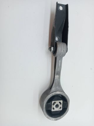 SOPORTE MOTOR SEAT IBIZA V (2)