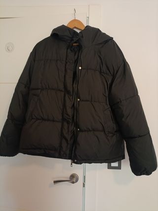 Cazadora acolchada negra