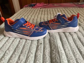 Zapatillas Geox niño velcro azul/naranja 

