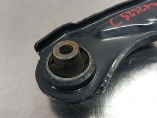 BRAZO SUSPENSION INFERIOR DELANTERO DERECHO PEUGE