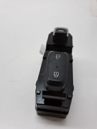 MANDO ELEVALUNAS DELANTERO DERECHO KIA SPORTAGE