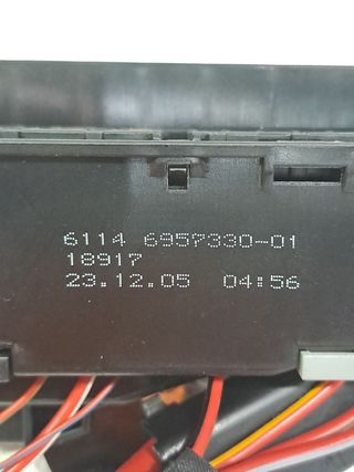 CAJA FUSIBLES BMW SERIE 5 BERLINA (E60)