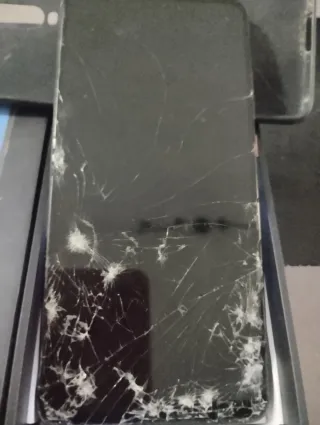 Xiaomi Mi 9T Black pro in carbonio rotto.