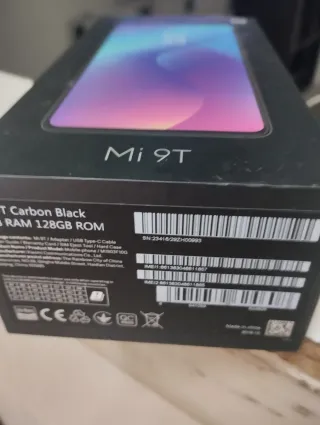 Xiaomi Mi 9T Black pro in carbonio rotto.